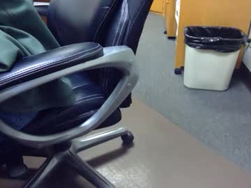 Useemie Chaturbate stream image from December 17, 2024