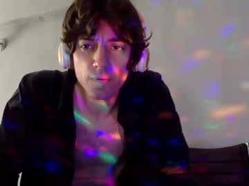 Aaronwhiteus Chaturbate stream image from December 17, 2024