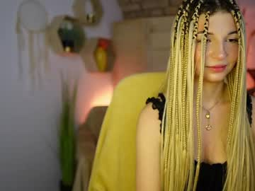 Alicee_Kiss Chaturbate stream image from December 17, 2024