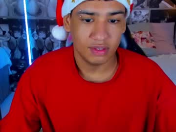 Ares_Foxx Chaturbate stream image from December 17, 2024