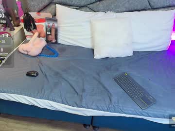 Cristalmillf Chaturbate stream image from December 17, 2024