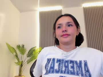 Lillyjonnes_ Chaturbate stream image from December 17, 2024