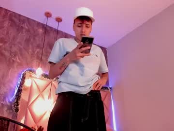 Megan_And_Clohe Chaturbate stream image from December 17, 2024