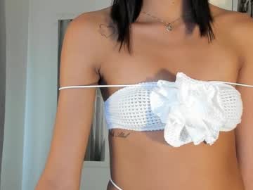 Miaa_Z Chaturbate stream image from December 17, 2024