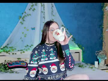 Nymphalean Chaturbate stream image from December 17, 2024