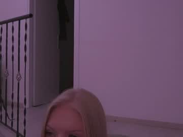 Sonyaplush Chaturbate stream image from December 17, 2024