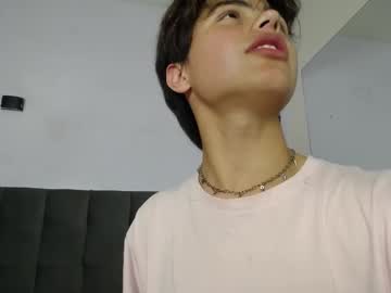 Collinstone Chaturbate stream image from December 17, 2024