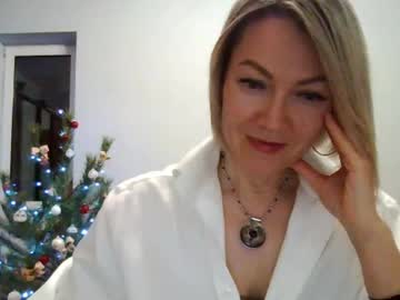 Foxshy Chaturbate stream image from December 17, 2024