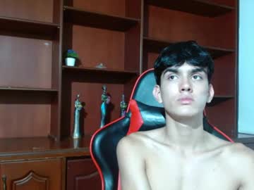 High_Star Chaturbate stream image from December 17, 2024