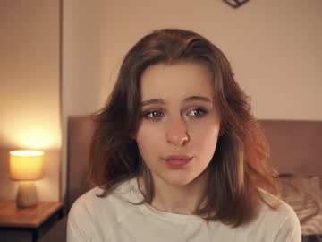 Julianaappleberry Chaturbate stream image from December 17, 2024