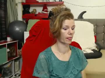 Kellynumber Chaturbate stream image from December 17, 2024