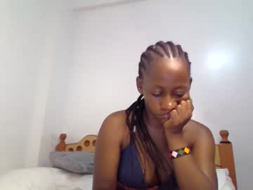 Lilla009 Chaturbate stream image from December 17, 2024