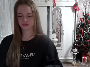 Mamie_Trish Chaturbate stream image from December 17, 2024