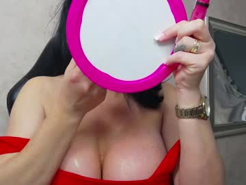 Nicollereyn Chaturbate stream image from December 17, 2024