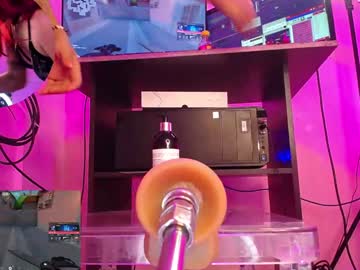 Petitesally_ Chaturbate stream image from December 17, 2024