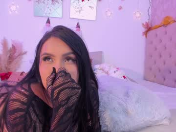 Hannabruunn Chaturbate stream image from December 17, 2024