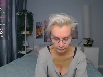 Helgahimmele Chaturbate stream image from December 17, 2024
