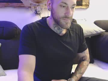 Huebscherschwanz Chaturbate stream image from December 17, 2024