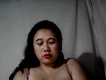 Pinaymama12345 Chaturbate stream image from December 17, 2024