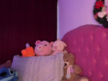 X_Lau Chaturbate stream image from December 17, 2024