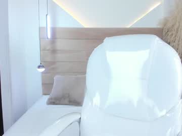 Dulcevictoria21 Chaturbate stream image from December 17, 2024