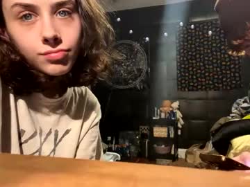 Halien695 Chaturbate stream image from December 17, 2024