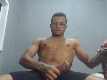 Ian_Tuner Chaturbate stream image from December 17, 2024