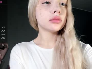 Nicole_Yo Chaturbate stream image from December 17, 2024