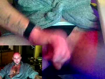 Twardyidlugi Chaturbate stream image from December 17, 2024