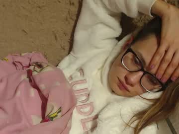 Candylady136 Chaturbate stream image from December 18, 2024