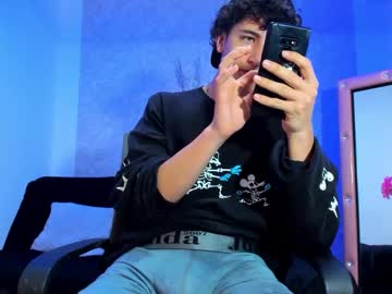 Kervs__ Chaturbate stream image from December 18, 2024