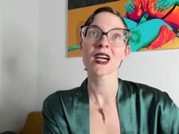 Madammezusa Chaturbate stream image from December 18, 2024