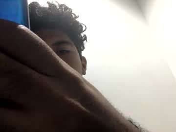 Mangopitudo Chaturbate stream image from December 18, 2024