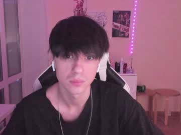 Stralght_Twinks Chaturbate stream image from December 18, 2024