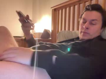 Yesimlonely Chaturbate stream image from December 18, 2024