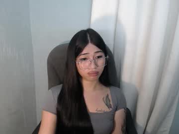 Hotsassythelma Chaturbate stream image from December 18, 2024