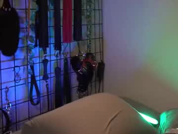 Raven_Risque Chaturbate stream image from December 18, 2024
