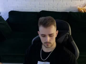 Larstar01 Chaturbate stream image from December 18, 2024