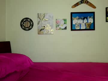 Violet_Kitty_2 Chaturbate stream image from December 18, 2024