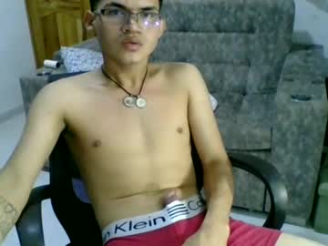 Adrian018_ Chaturbate stream image from December 18, 2024