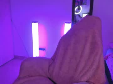 Amara_22_ Chaturbate stream image from December 18, 2024