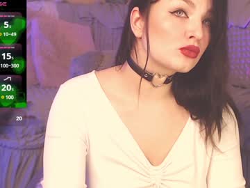 Britneybarker Chaturbate stream image from December 18, 2024