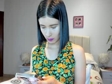 Macarena_Vallejo_ Chaturbate stream image from December 18, 2024