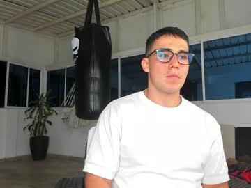 Owengray2_ Chaturbate stream image from December 18, 2024