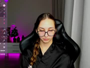 Sm0ly Chaturbate stream image from December 18, 2024