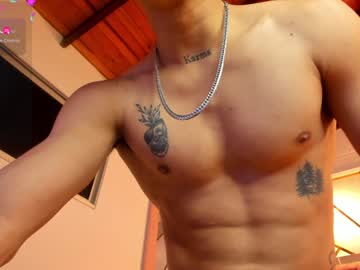 Akazaboy Chaturbate stream image from December 18, 2024