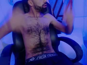 Ianhairyxxx Chaturbate stream image from December 18, 2024
