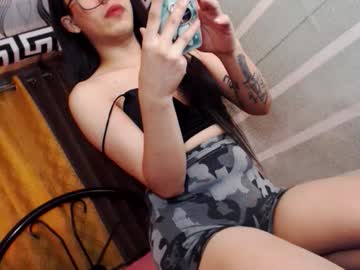 Yassiered Chaturbate stream image from December 18, 2024