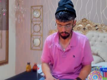 Zevenbrooks Chaturbate stream image from December 18, 2024