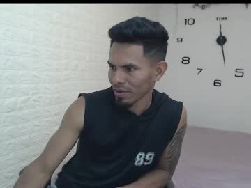Adamwarner32 Chaturbate stream image from December 18, 2024
